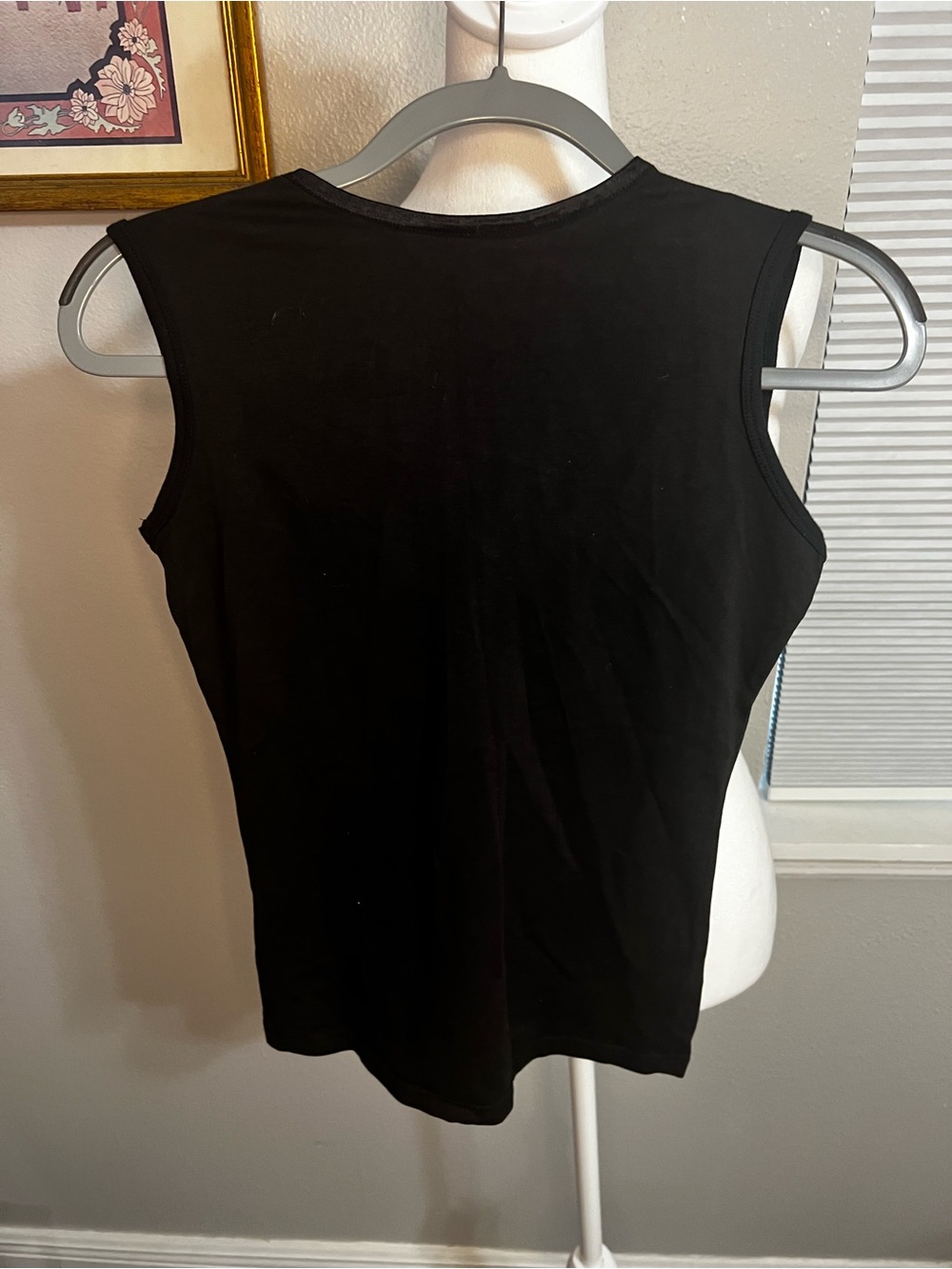 v twin motorcycle apparel Black Large
Crop V Neck Top nwt - Picture 8 of 9